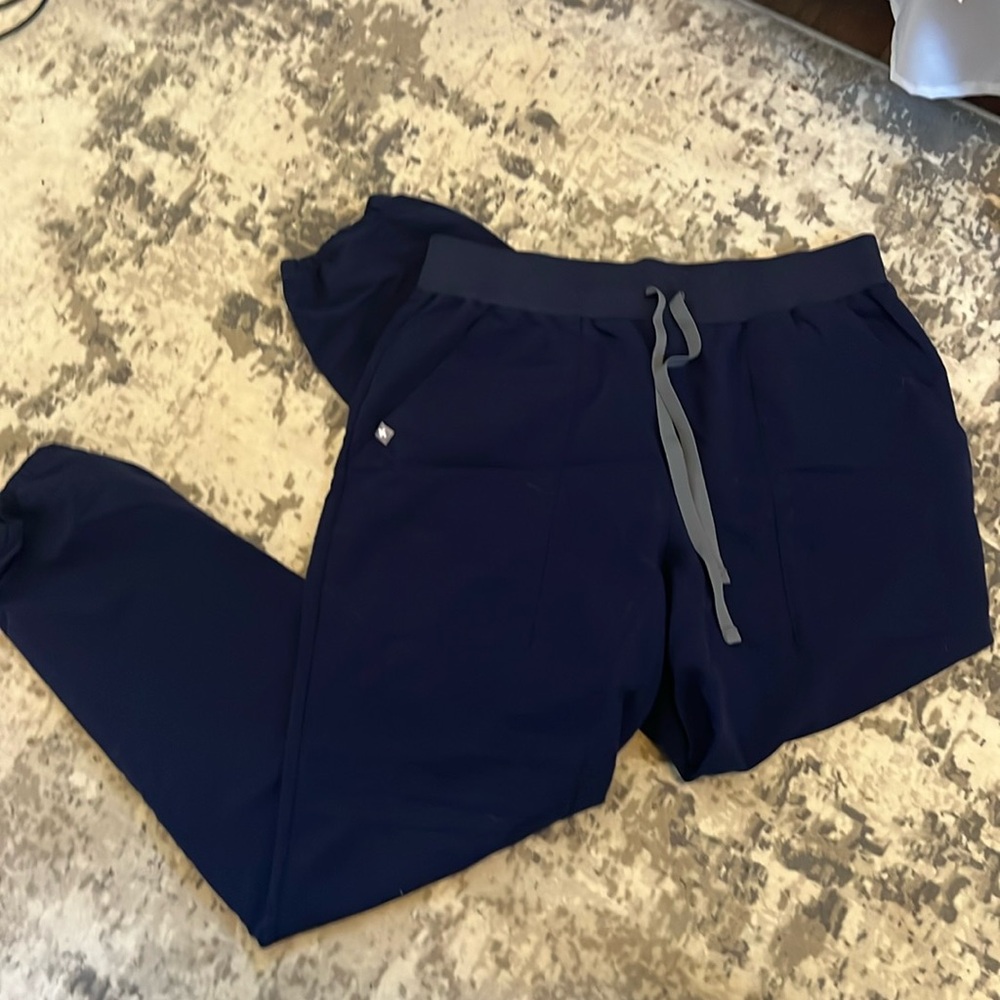 Figs women navy blue scrub jogger. Size medium. Gray drawstring